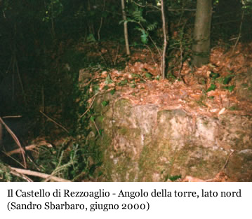 Il Castello di Rezzoaglio: angolo della torre, lato nord