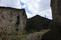 Alpicella: architetture paleo avetane (aprile 2009) - Fotografia di Giacomo Turco